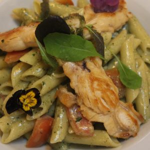 Pasta al Pesto y Pollo